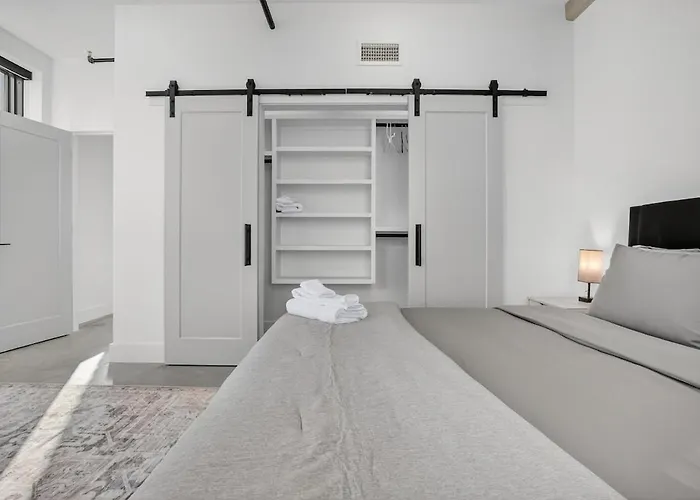 Apartment 2br Stylish Beacon Retreat In *