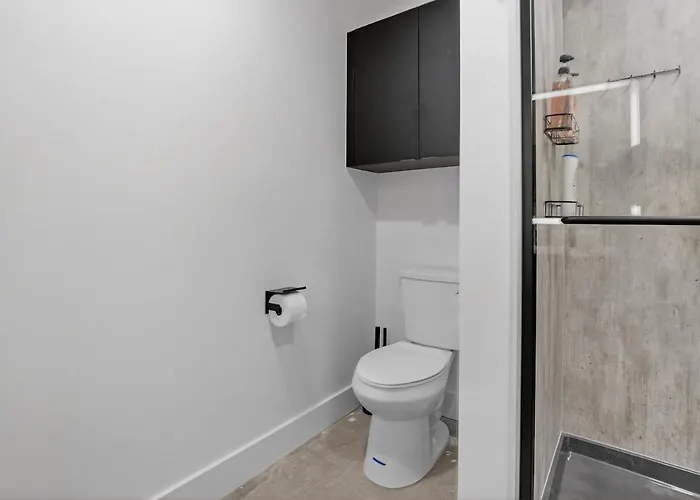 2br Stylish Beacon Retreat In