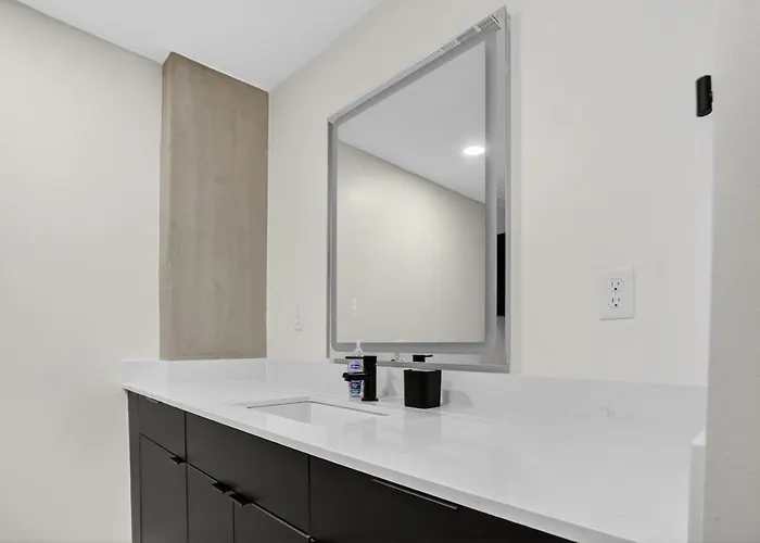 2br Stylish Beacon Retreat In * Tulsa
