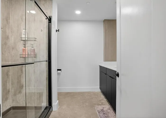 2br Stylish Beacon Retreat In Apartment *
