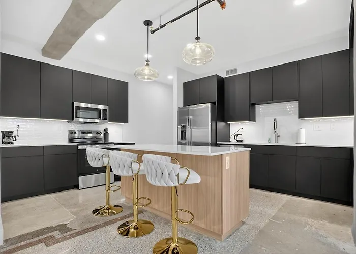 2br Stylish Beacon Retreat In
