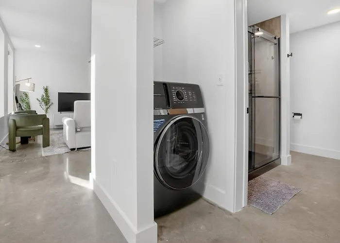 2br Stylish Beacon Retreat In * Tulsa