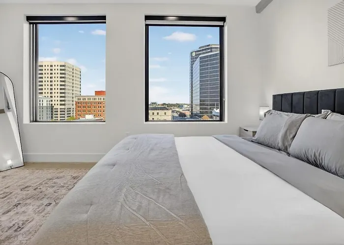 2br Stylish Beacon Retreat In *
